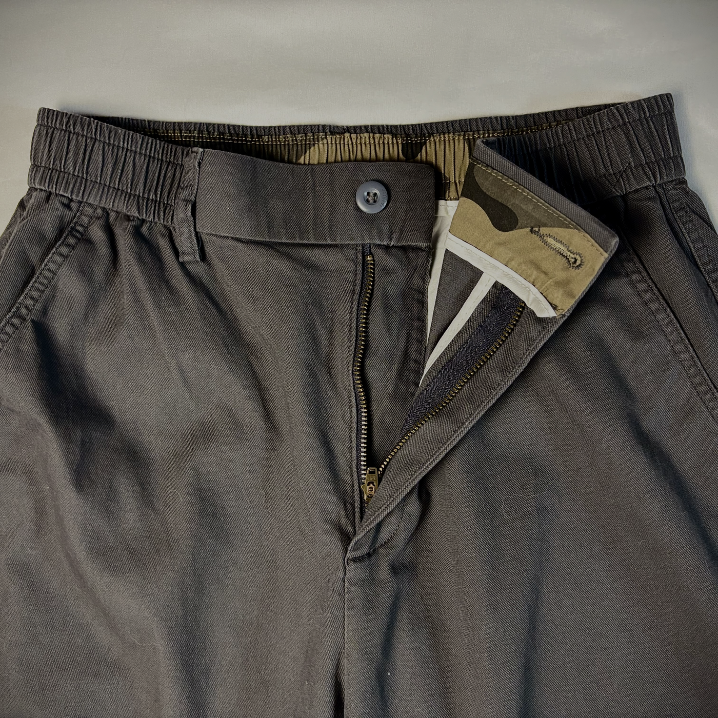 FOR EVER EST™ | Modern Carbon-Colored Pants